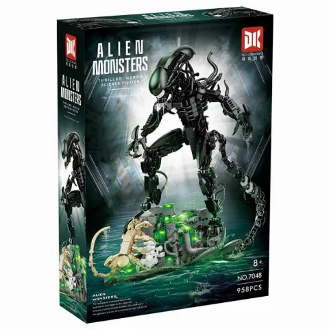 Auf dem Foto sieht man eine Nahaufnahme eines detailgetreuen Klemmbaustein und Lego Sets der Alien-Figur aus dem Film Alien v